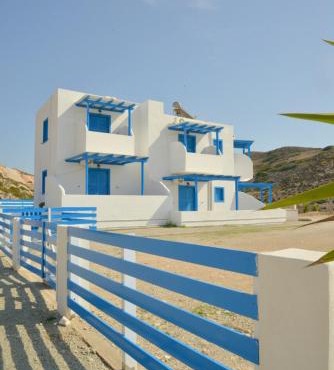 Aperanto galazio in Agia Kiriaki Beach