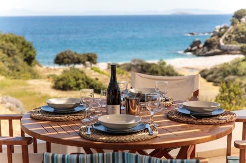 Apiliotis sunrise beach villa in Ligaridia