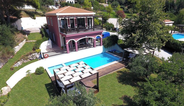 Apollo Top Floor Apartment in Corfu