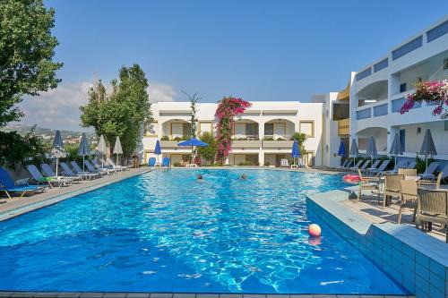Apollon Hotel Apartments in Platanes