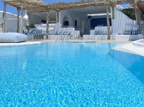 Apsenti couples only in Agios Ioannis Mykonos