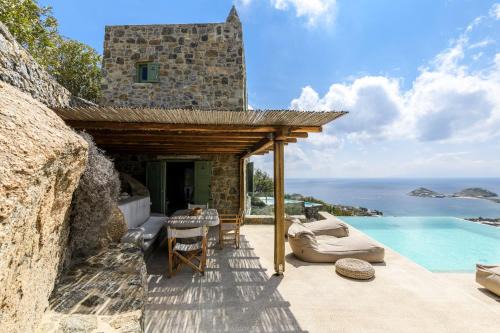 Aquadise Seaview Pool Villa - Three Bedrooms in Mikonos