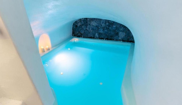 Argy's Luxury Caves in Santorini