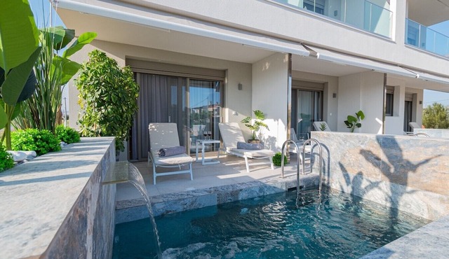 Aria Prive Pool Villa Νο3 by RentalsPro - Portaria Beach in Nea Moudania