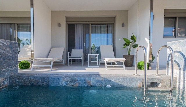 Aria Prive Pool Villa Νο2 by RentalsPro - Portaria Beach in Nea Moudania