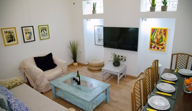 Aroura Homes Garden House 2BR/2BA Free Parking in Athina