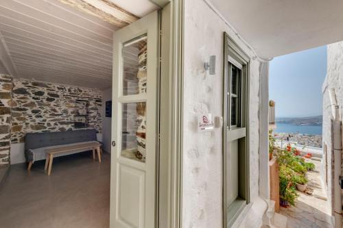 Artdecosyros Junior in Ano Syros