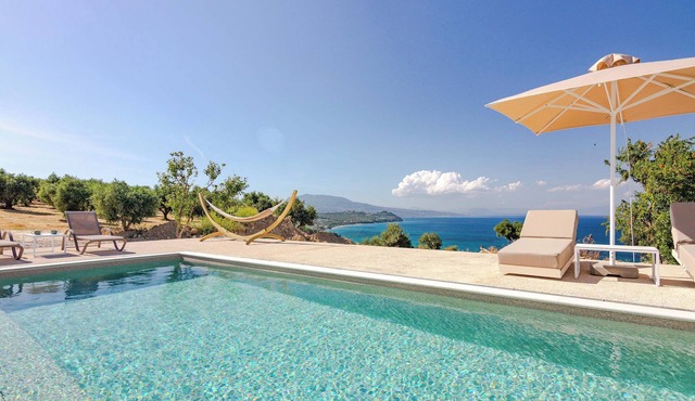 Assini Estate - Nestor Poolside Suite near Koroni in Koroni