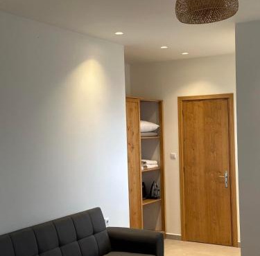 Astravi Rooms in Frý