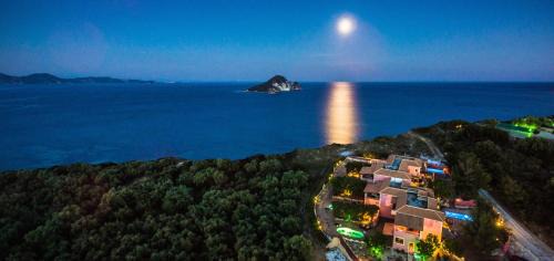 Athenea Villas, Private Pools & Gardens in Keri