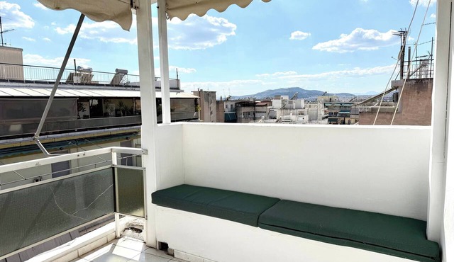 Athens Penthouse Loft | Balconies 350 meters to the subway Sleeps 4, Elevator, A/C in Athina
