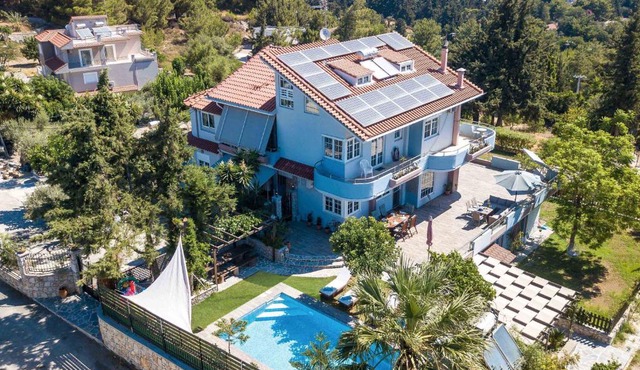 Athina's Villa with heated pool in Koskinou