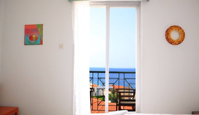Atlantis Rooms in Agios Konstantinos