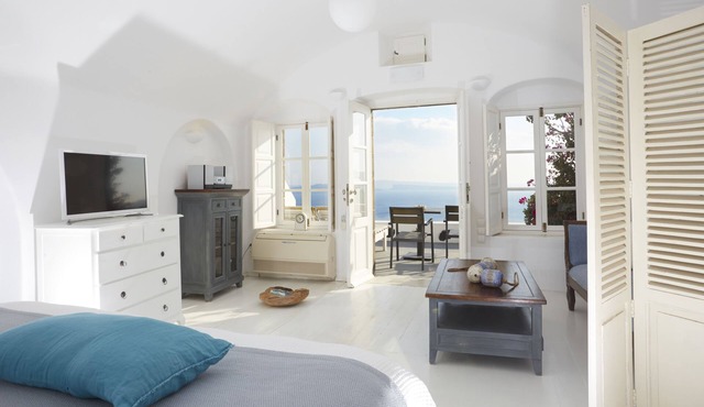 Atrina Canava 1894 in Santorini