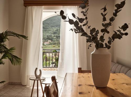 Avra Rooms in Keri
