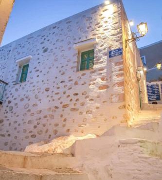 Azura, traditional residence in Ano Syros in Ano Syros