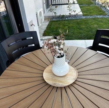 Azure Sirines Garden Apartment in Ofrínion