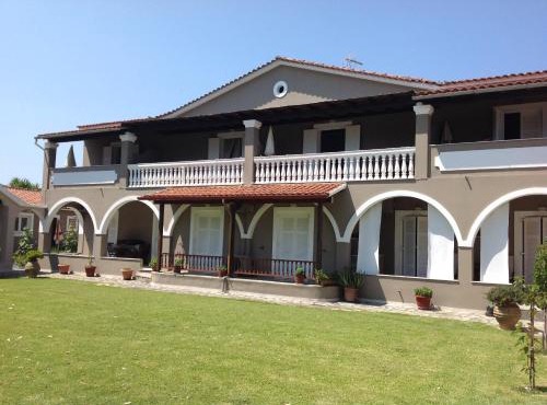 Babis Apartments & Studios Iremia in Acharavi