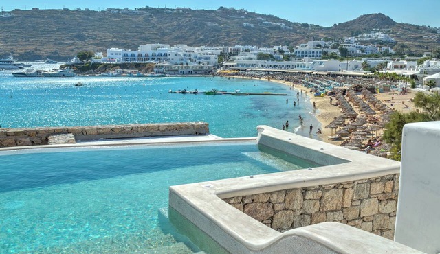 Beachfront Mykon Villa – Your Relaxing Getaway in Platys Gialos in mykonos