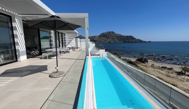 beachfront villa nostos plakias sea view private pool in Πλακιάς