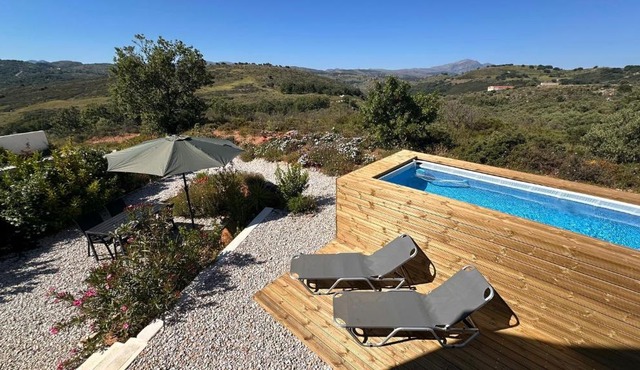 Beautiful 2 bedroom villa with private plunge pool in Arménoi