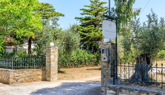 Beautiful apartment in Stafylos close to the beach in Stafylos