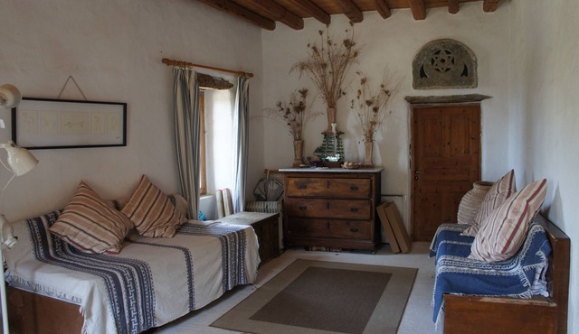 Beautiful, quiet, farmhouse on island of Andros, Greece in Gavrion
