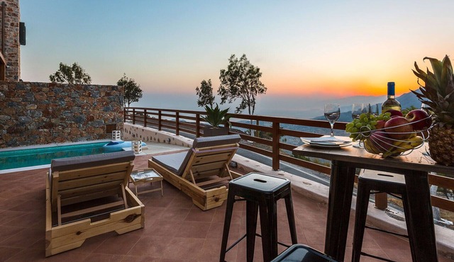 Beautiful sea Views, Close to Clear Water Southern Beaches in Rethymno