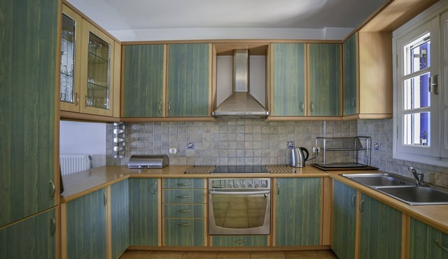 Beautiful Tranquil Naxos House with Stunning Views, 400m to Agia Anna Beach. in Agia Anna