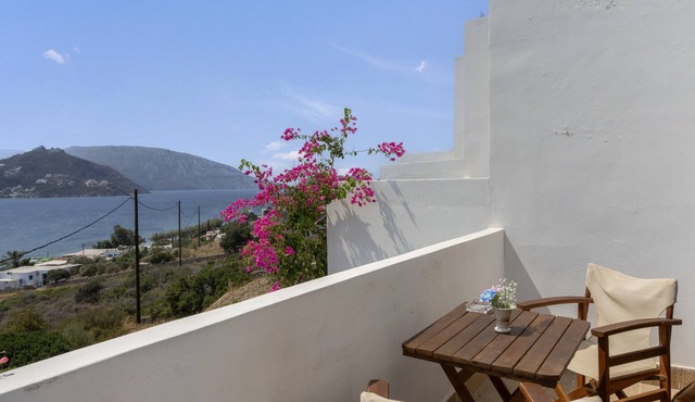 Bed and Breakfast 'No 5' with Sea View, Wi-Fi and Air Conditioning in Telendos