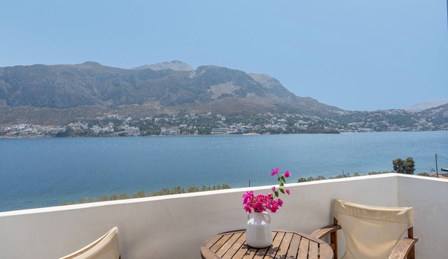 Bed and Breakfast 'Room No 6' with Sea View, Wi-Fi and Air Conditioning in Telendos