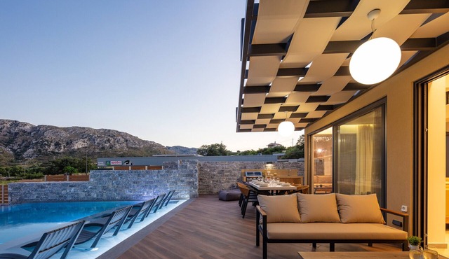 Bella Vista villa,Serene,Nature views,private pool in Agouseliana