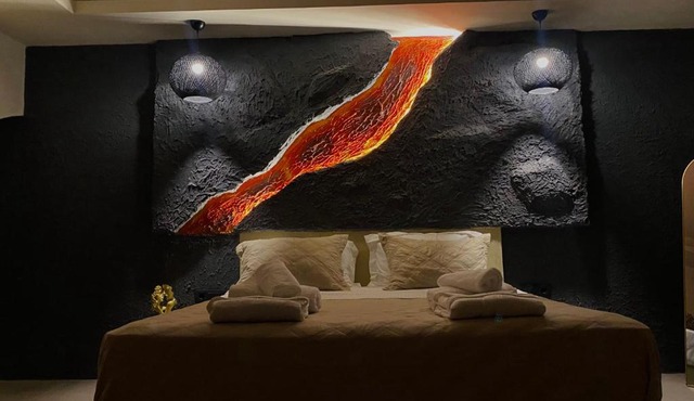 Bevimar Suites with Private Pool and Non Heated Jacuzzi in Santorini