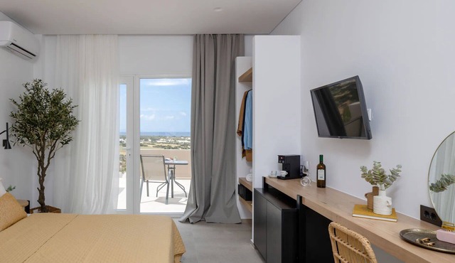 BH017 - C - Suite Naxos in Naxos
