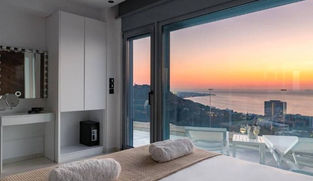 BH523 - C - Suite Rhodes in Rhodes