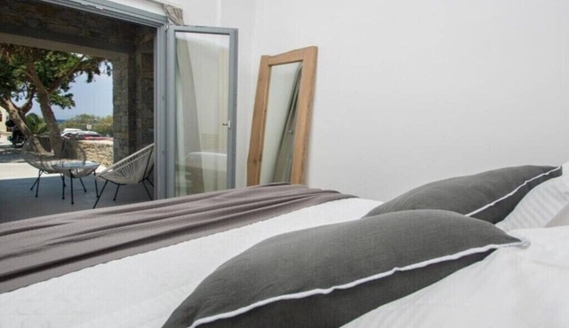 BH786 - C - Suite Syros in Syros