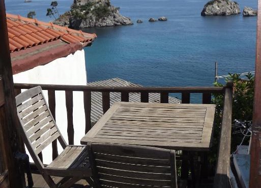Blaue Welle Haus in Parga