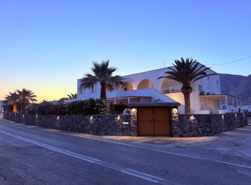 Blue Life Hotel in Emboríon