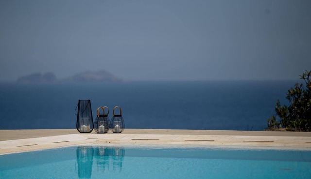 BLUE LOUNGE VILLA .6-bedroom villa in delightful Mykonos Live the Greek dream in MYKONS
