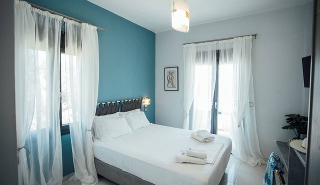 BlueWaves Studios and Villas in Agia Varvara