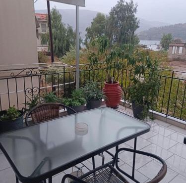 Bright Seaside Apartment, Itea in Itea