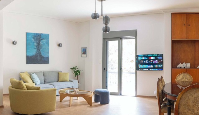 Bright Urban Retreat in Athens in Athens