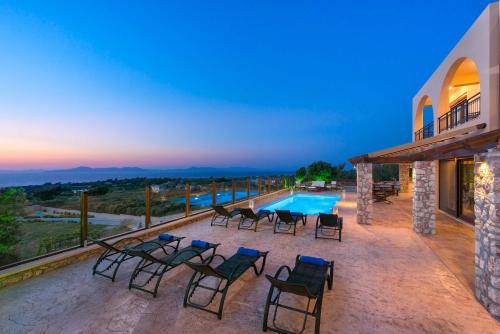 Butterfly Villa with stunning Sea and Valley Views in Theologos