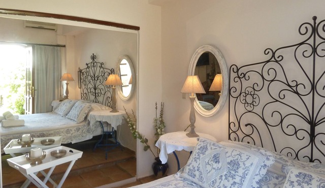 Calergi 16- Spring in Crete-Monthly Offer in a Stylish Studio - Authentic Living in Rethymno