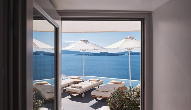 Canaves Sunday in Santorini