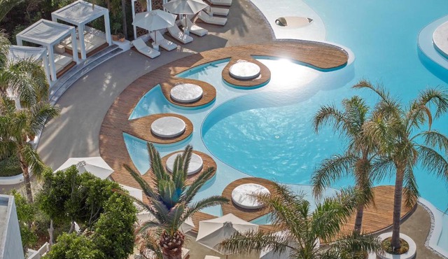 Caramel, A Resort to Live in Adelianos Kampos
