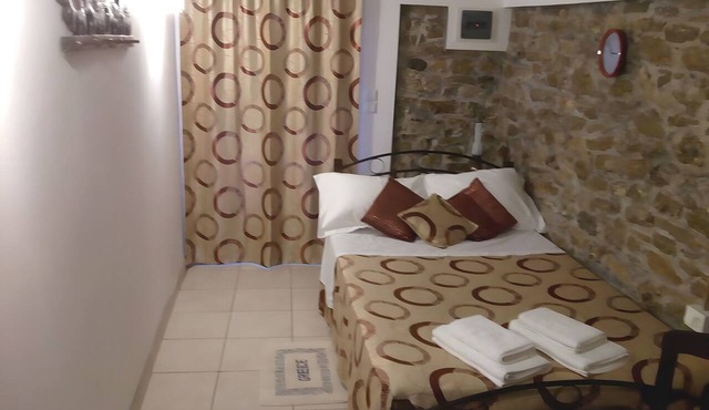 Casa Lela 3 – Traditional Stone Studio 8m from the Sea in Myloi