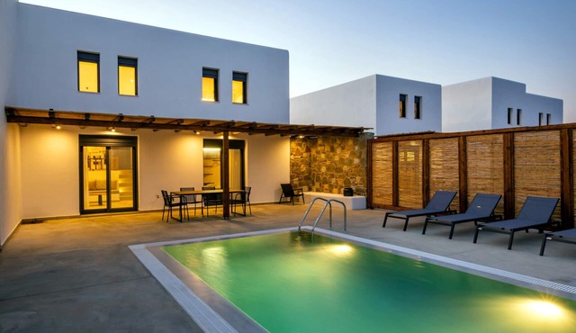 Cato Agro 4, Seafront Villa with Private Pool in Κάρπαθος