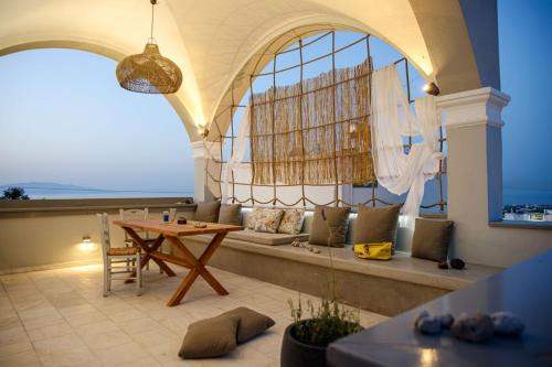 Central Hostel Oia in Oia