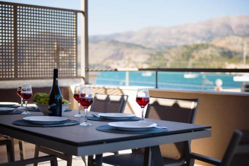 Centro Y Mar! Central Penthouse with Terrace! in Argostoli
